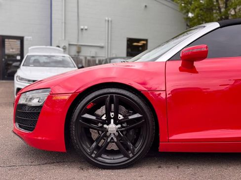 Used 2015 Audi R8 V8 w/ Extended Leather Package AWD/4WD image 11