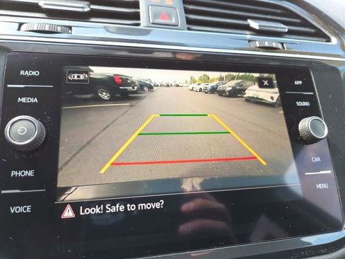 Certified 2022 Volkswagen Tiguan SE w/ Panoramic Sunroof Package image 15