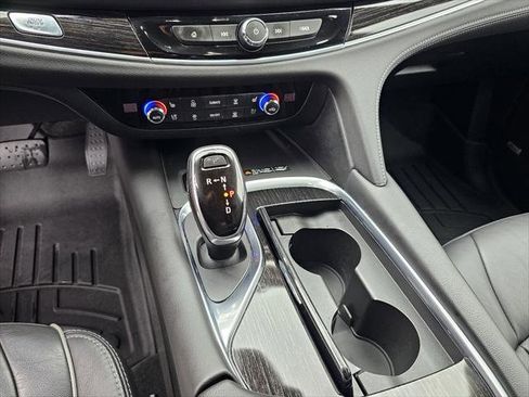 Used 2019 Buick Enclave Avenir w/ Avenir Technology Package FWD image 11