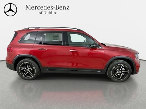 Used 2026 Mercedes-Benz GLB 250 4MATIC image 4