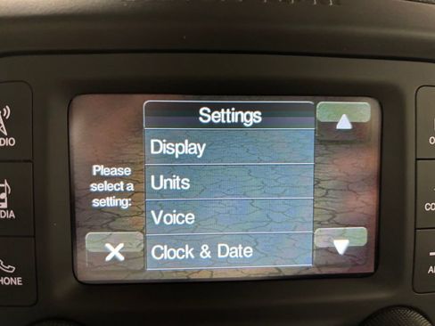 Used 2017 Jeep Renegade Trailhawk AWD/4WD image 31