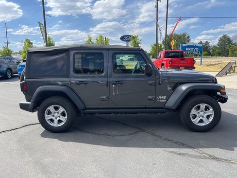 Used 2019 Jeep Wrangler Unlimited Sport S AWD/4WD image 7