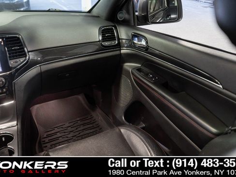 Used 2019 Jeep Grand Cherokee Trailhawk w/ Trailhawk Luxury Group AWD/4WD image 34