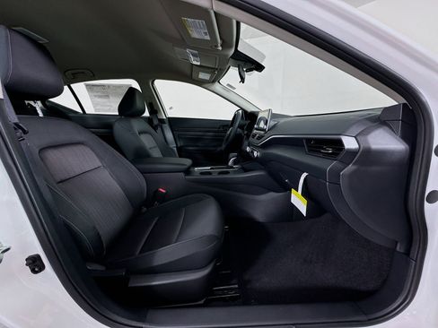 Used 2025 Nissan Altima 2.5 S image 25