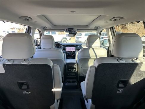 Used 2021 Jeep Grand Cherokee L Overland w/ Luxury Tech Group IV image 11