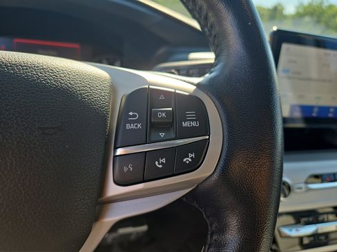 Used 2021 Ford Explorer XLT w/ Equipment Group 202A AWD/4WD image 23