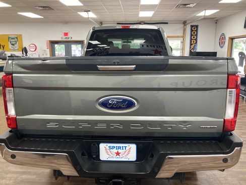 Used 2019 Ford F250 XLT w/ XLT Premium Package AWD/4WD image 8