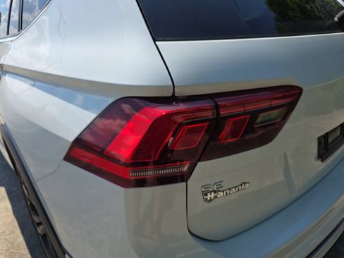 Used 2023 Volkswagen Tiguan SE R-Line FWD image 8