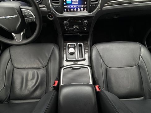 Used 2015 Chrysler 300 Limited RWD image 14