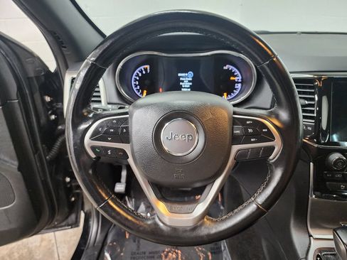 Used 2021 Jeep Grand Cherokee Laredo X AWD/4WD image 14