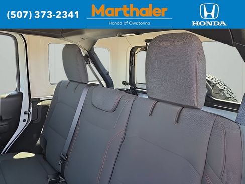Used 2026 Jeep Wrangler Unlimited Rubicon AWD/4WD image 13