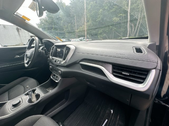 Used 2024 GMC Terrain SLE FWD image 34