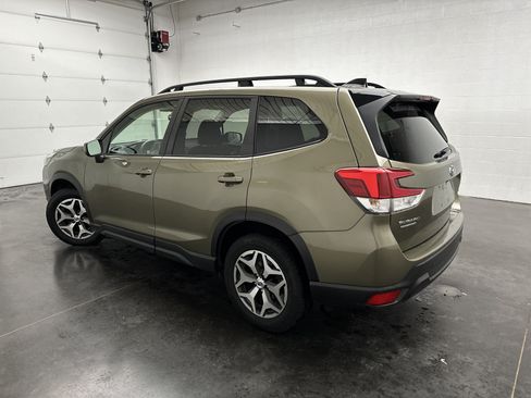 Used 2024 Subaru Forester Premium AWD/4WD image 6
