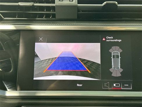 Used 2022 Audi Q3 2.0T Premium image 13