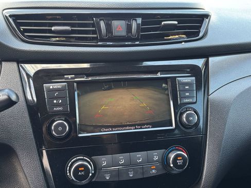 Used 2022 Nissan Rogue Sport S FWD image 19