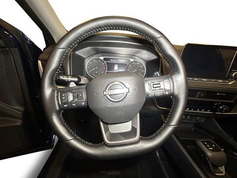 Used 2025 Nissan Rogue SV AWD/4WD image 13