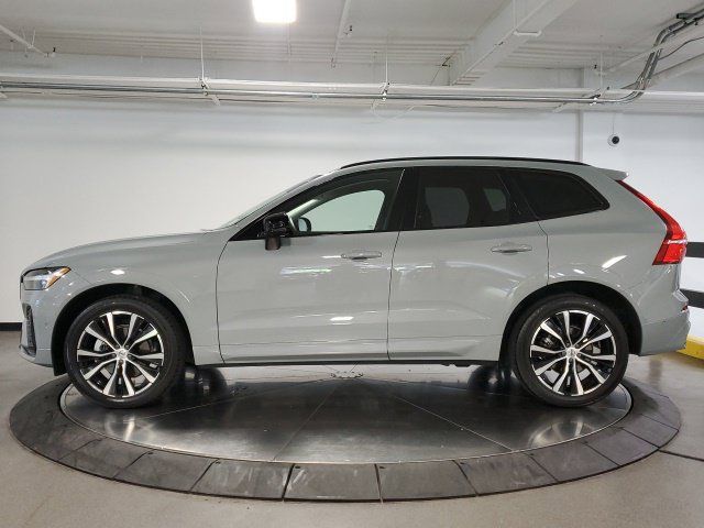 Used 2025 Volvo XC60 B5 Plus w/ Protection Package Premier AWD/4WD image 6