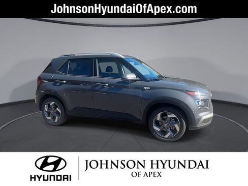 Certified 2026 Hyundai Venue SEL FWD image 10