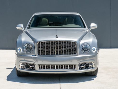 Used 2020 Bentley Mulsanne RWD image 4