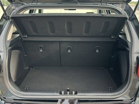 Used 2025 Hyundai Venue SEL FWD image 34