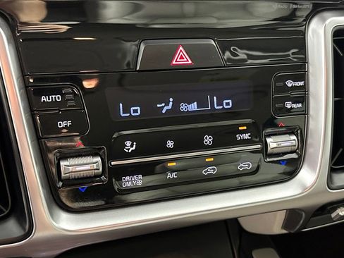 Used 2022 Kia Sorento S FWD image 28
