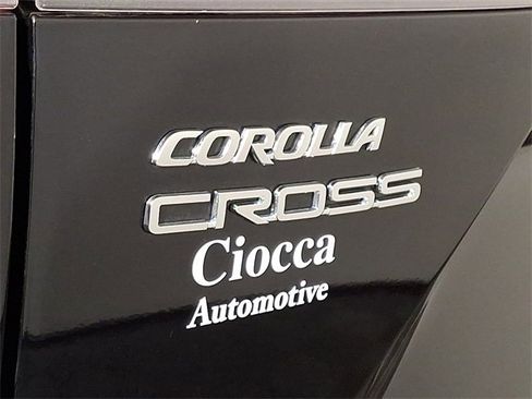 Used 2024 Toyota Corolla Cross LE image 29
