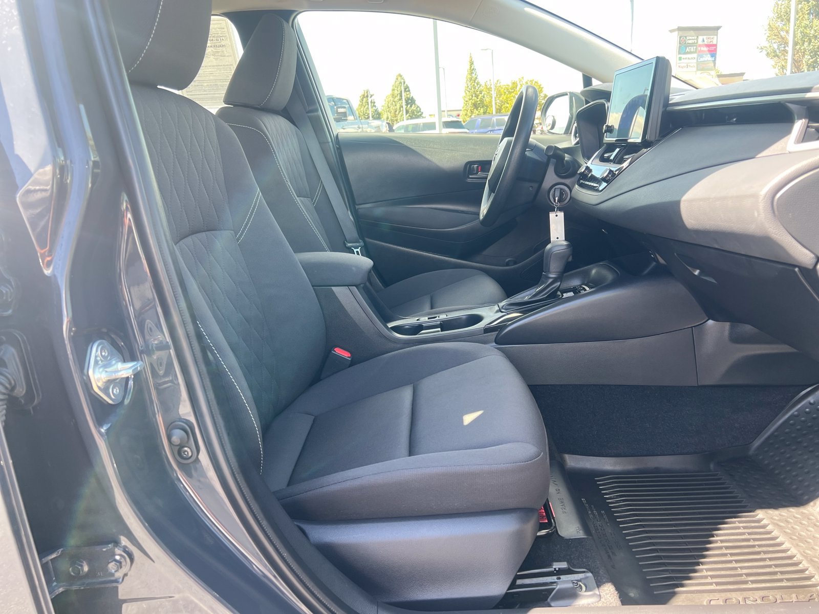 Used 2023 Toyota Corolla LE FWD image 17