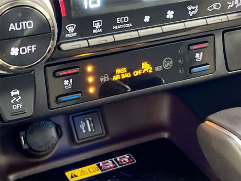 Used 2024 Toyota RAV4 Limited w/ Advanced Technology Package image 22