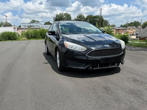 Used 2016 Ford Focus SE FWD image 3