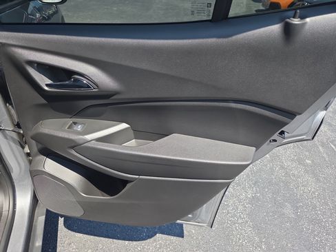 Used 2025 Chevrolet Trax LS FWD image 20