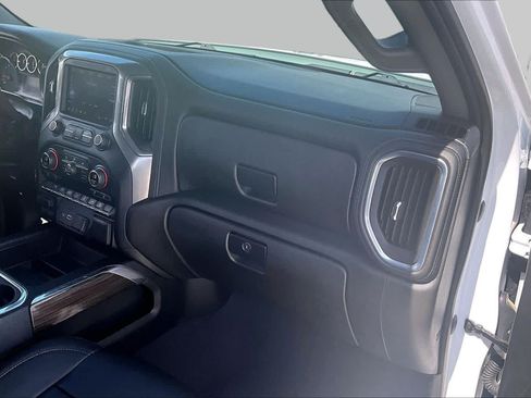 Used 2021 Chevrolet Silverado 1500 LT Trail Boss w/ Convenience Package II AWD/4WD image 17