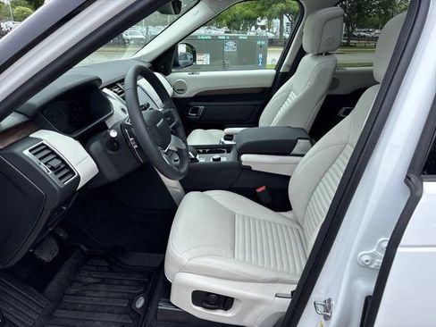 Used 2024 Land Rover Discovery S AWD/4WD image 15