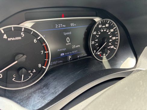 Used 2025 Nissan Altima 2.5 SV FWD image 25