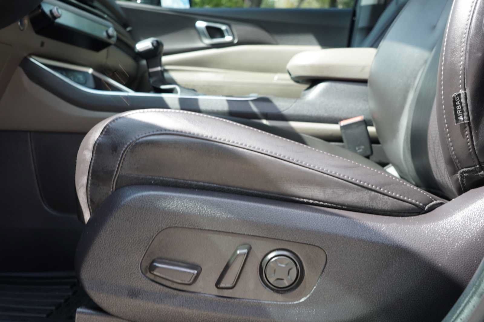 Certified 2025 Kia Carnival EX FWD image 17