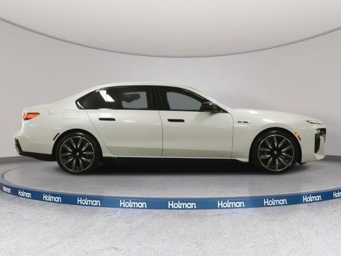 Certified 2024 BMW i7 M70 image 4