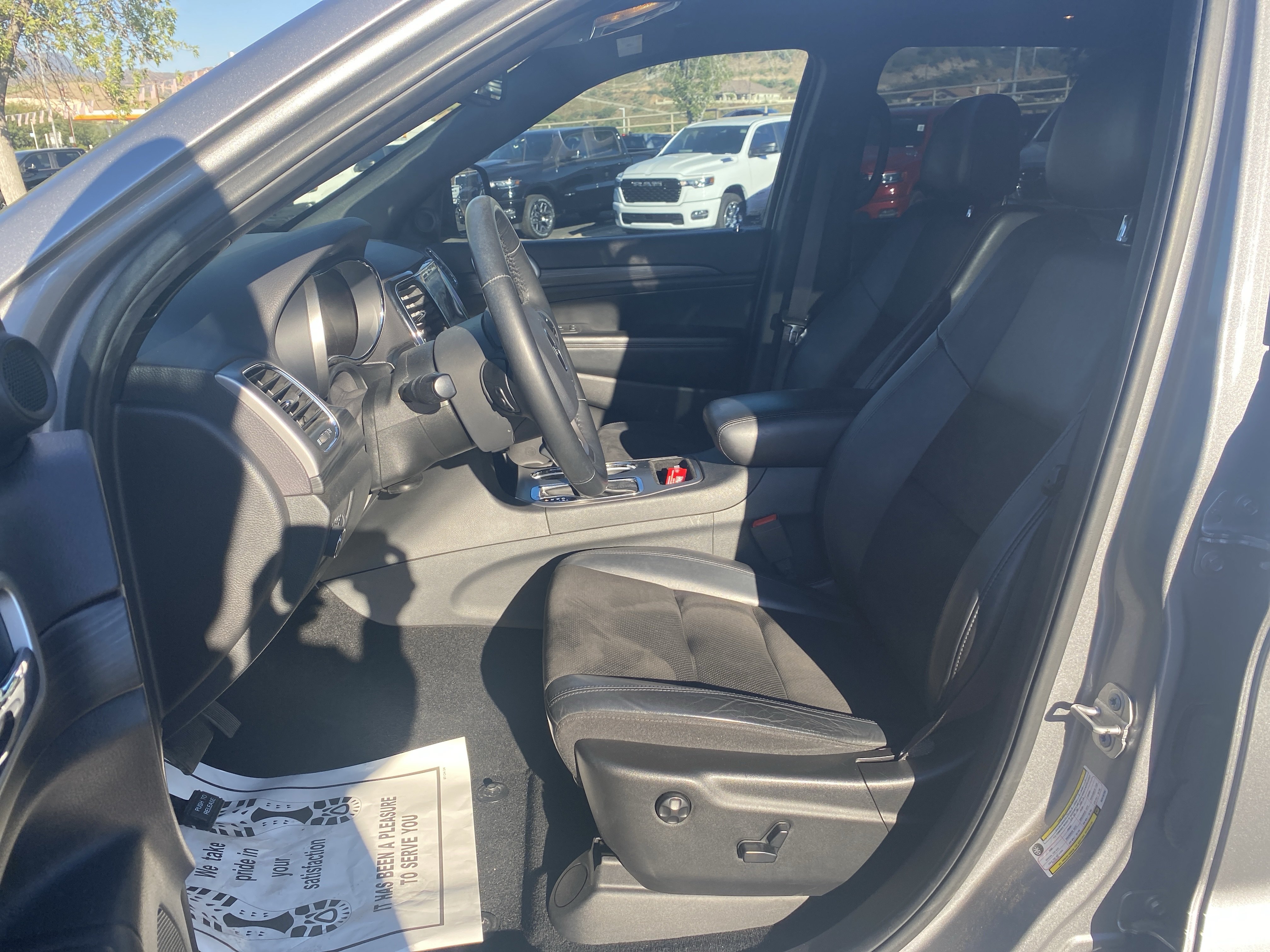 Used 2019 Jeep Grand Cherokee Altitude AWD/4WD image 9