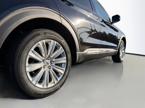 Used 2022 Ford Explorer Limited w/ Limited Technology Package AWD/4WD image 16
