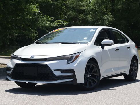 Used 2024 Toyota Corolla SE FWD image 1