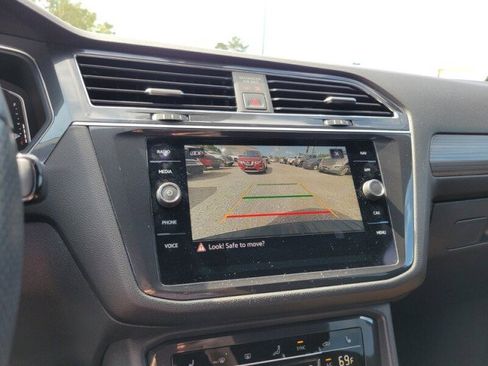 Used 2022 Volkswagen Tiguan SEL R-Line AWD/4WD image 19