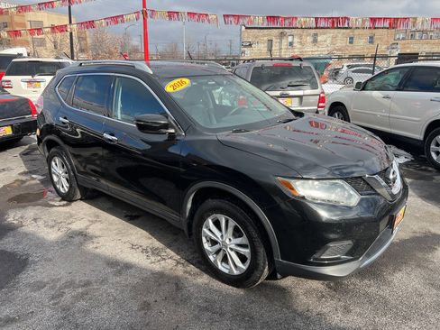 Used 2016 Nissan Rogue SV image 4