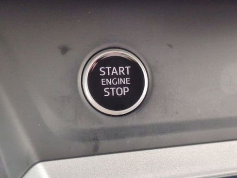 Used 2021 Audi Q3 2.0T Premium image 28