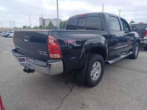 Used 2005 Toyota Tacoma PreRunner image 3