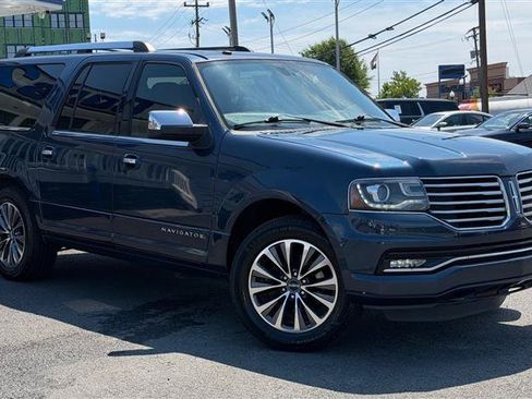 Used 2016 Lincoln Navigator L Select AWD/4WD image 8