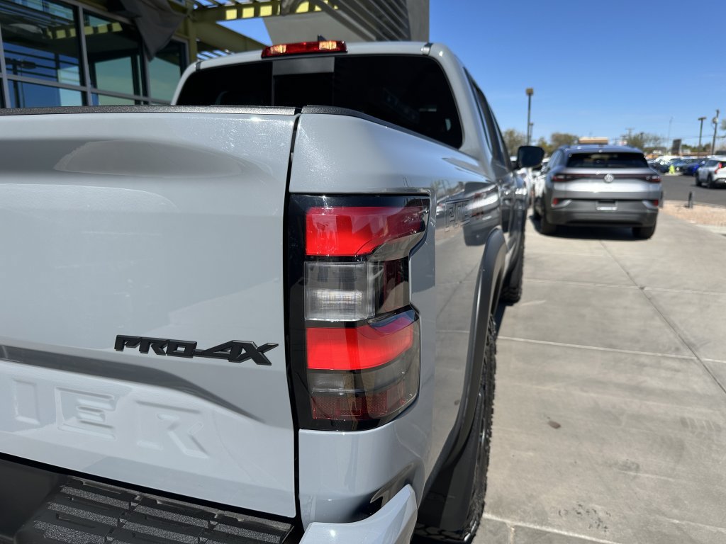 Used 2024 Nissan Frontier PRO-4X w/ Technology Package AWD/4WD image 15