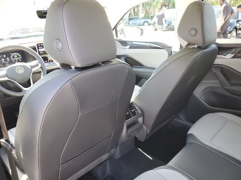 Certified 2026 Volkswagen Tiguan SE AWD/4WD image 18