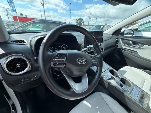 Used 2023 Hyundai Kona Limited FWD image 10