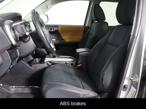 Used 2020 Toyota Tacoma SR5 image 7