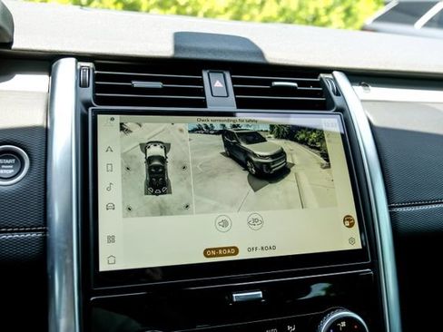 New 2026 Land Rover Discovery Limited Edition AWD/4WD image 30