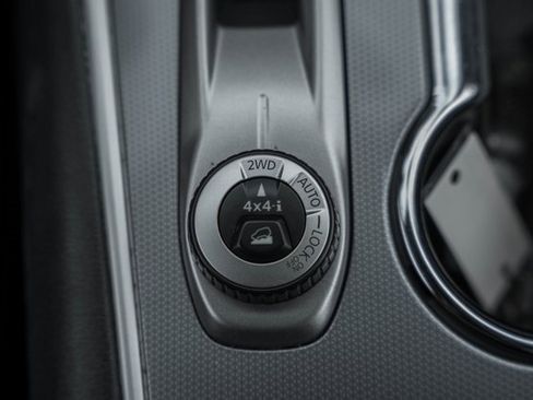 Used 2019 Nissan Pathfinder SL image 28