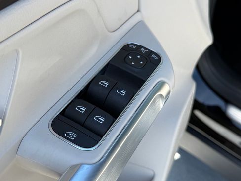 New 2026 Mercedes-Benz GLB 250 image 15